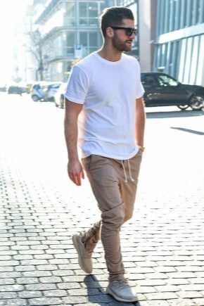 Pantalon homme léger : qu'est-ce que c'est et quoi porter ?