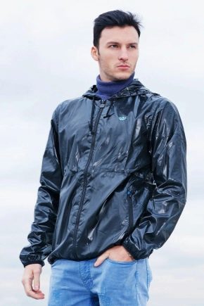 Herren-Windjacke mit Kapuze: Typen und Eigenschaften