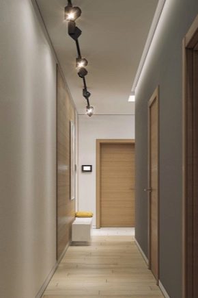 Plafoniere nel corridoio