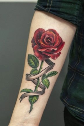 Aperçu des tatouages ​​​​pour hommes en forme de rose sur le bras et leur emplacement