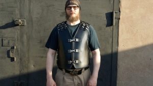 Coletes de couro masculinos: variedades, opções, regras de combinação