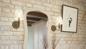 Wählen Sie einen Schminktisch im Flur mit einem Spiegel