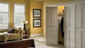 Soyunma odasında jaluzi kapı seçimi