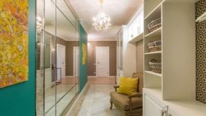 Das Innere der engen langen Flure