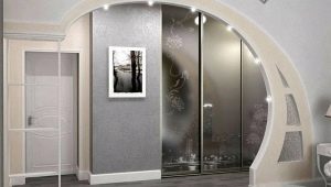 Merkmale von Bögen im Flur