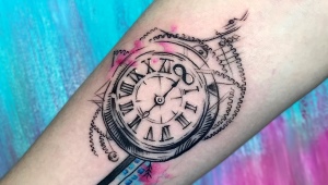 Variété de tatouages ​​​​d'horloge masculine