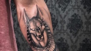 Tatouage Anubis pour hommes