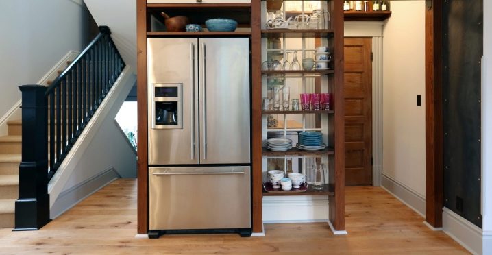 Placement du réfrigérateur dans le couloir