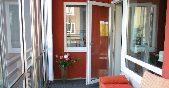 كل ما تريد معرفته عن أبواب الشرفة