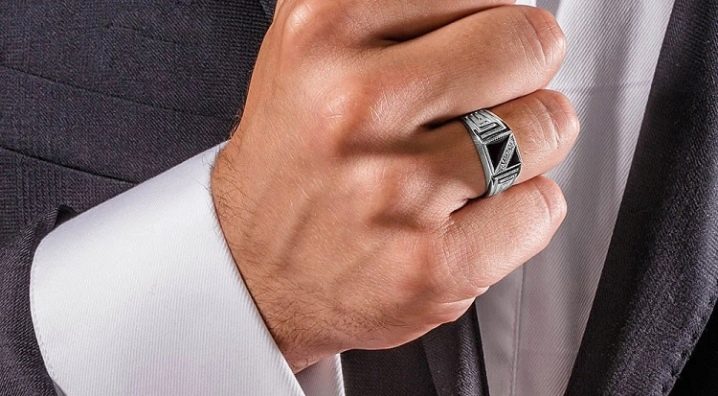 Men's silver rings: what are they and how to wear?