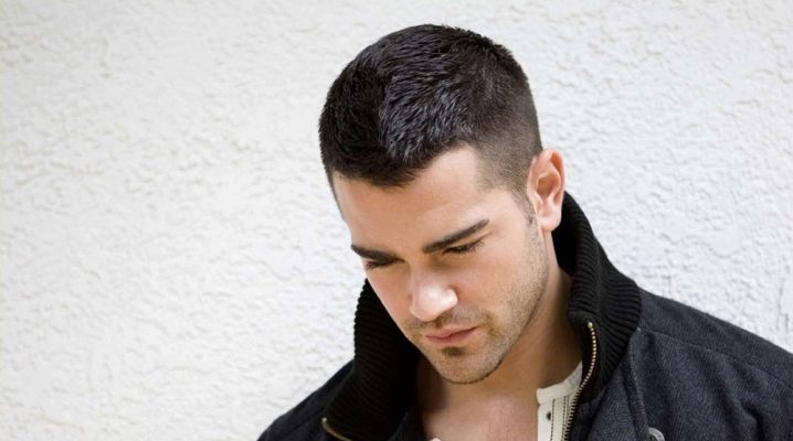 Cortes de pelo sencillos para hombres: opciones populares y consejos para elegir.