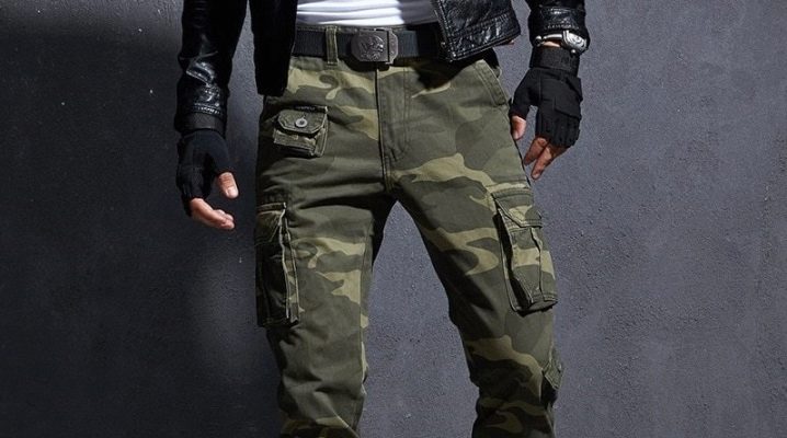 سروال كاكي للرجال: ما هم وماذا يرتدون؟