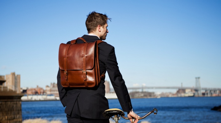 حقائب الظهر الرجالية: نظرة عامة على النماذج والتوصيات للاختيار