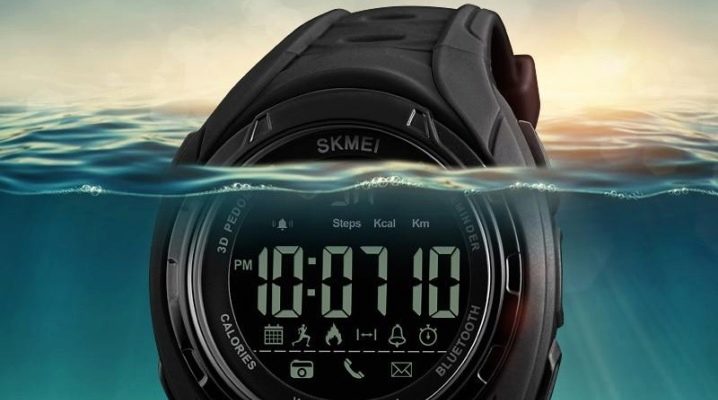 Mens waterproof watch