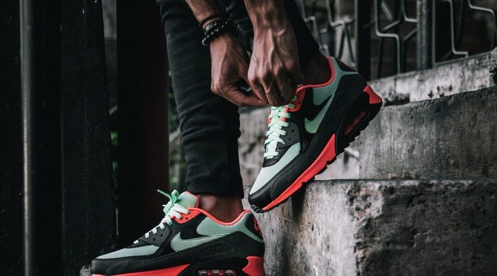 Πώς και με τι να φορέσω sneakers για άντρες;