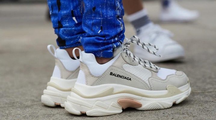 Wie wählt man Herren-Sneaker mit hohen Sohlen aus?