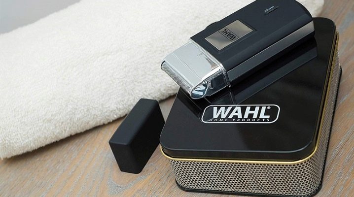 مجموعة مختارة من أدوات التشذيب وشفرات Wahl