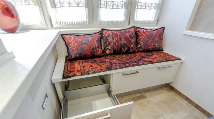 Sofas mit Aufbewahrungsbox für Balkon und Loggia