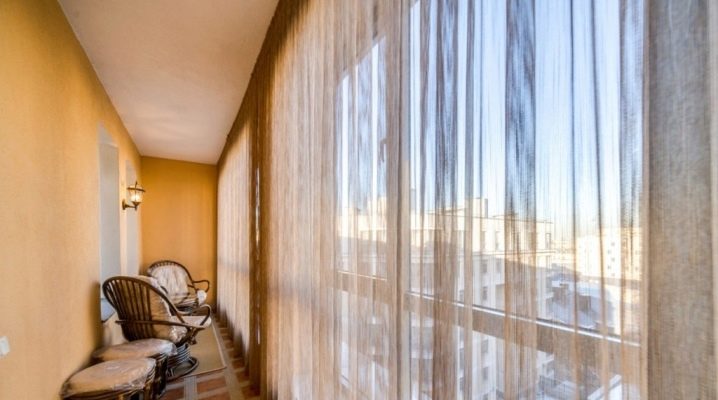 Conception de rideaux pour balcons et loggias