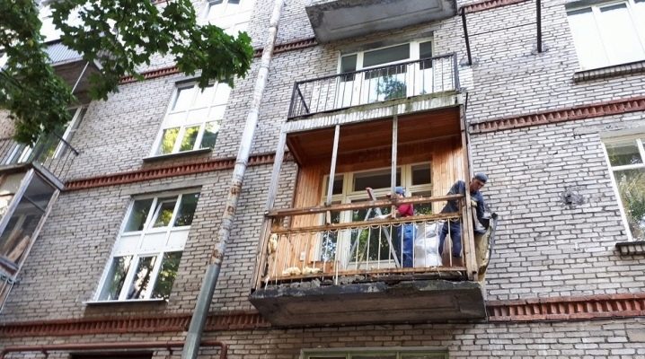 Balkon ve sundurmanın eski camları nasıl sökülür?