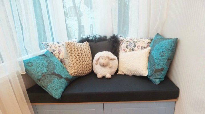 Como fazer um sofá na varanda com as próprias mãos?