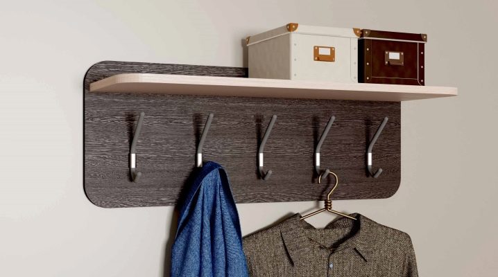 Comment faire un support mural dans le couloir de vos propres mains?