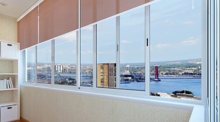 Τζάμια του μπαλκονιού και χαγιάτι με προφίλ αλουμινίου