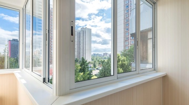 All about cold glazing of balconies and loggias