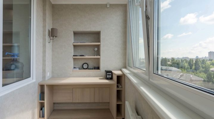 Escolhendo uma mesa para a varanda