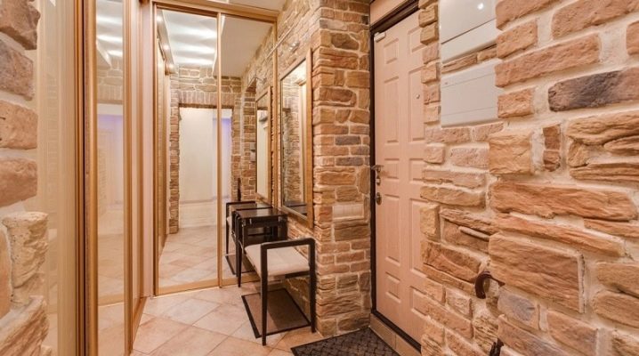 Pietra decorativa nel corridoio