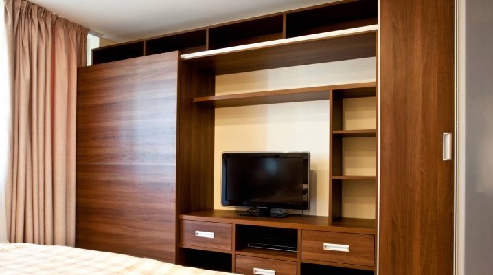 Телевизионни шкафове в интериора на спалнята