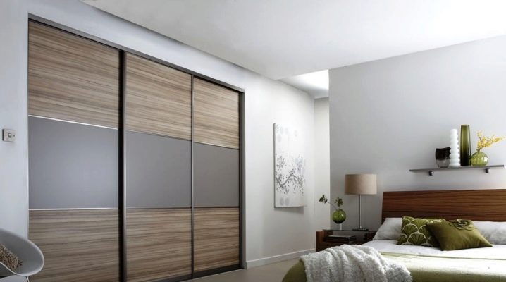 Remplissage interne des armoires dans la chambre