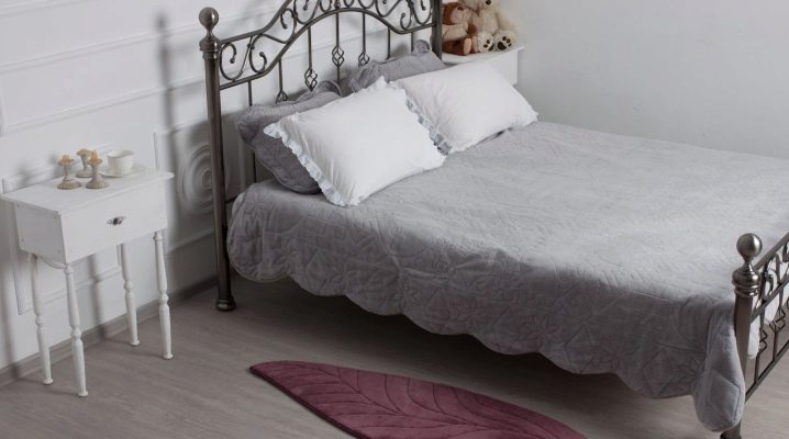 Auswahl an Bettvorlegern