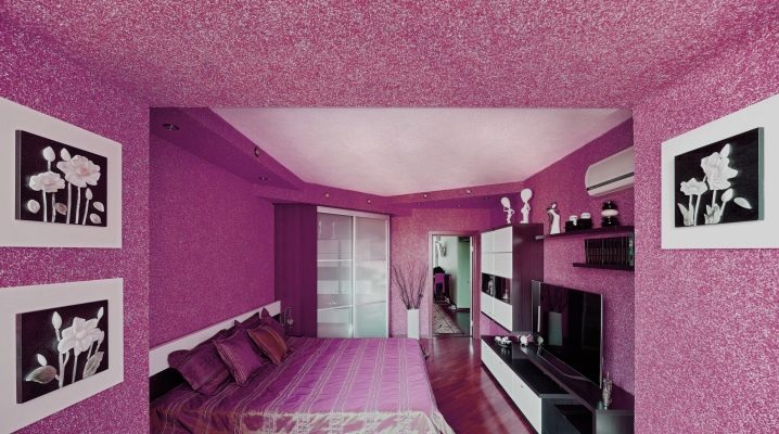 Flüssige Tapete im Inneren des Schlafzimmers