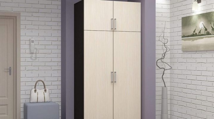 Tout sur les armoires dans le couloir