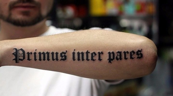 Alles über lateinische Tattoos für Männer