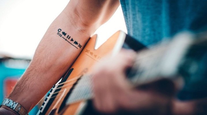 Tutto sui tatuaggi per le braccia da uomo piccolo